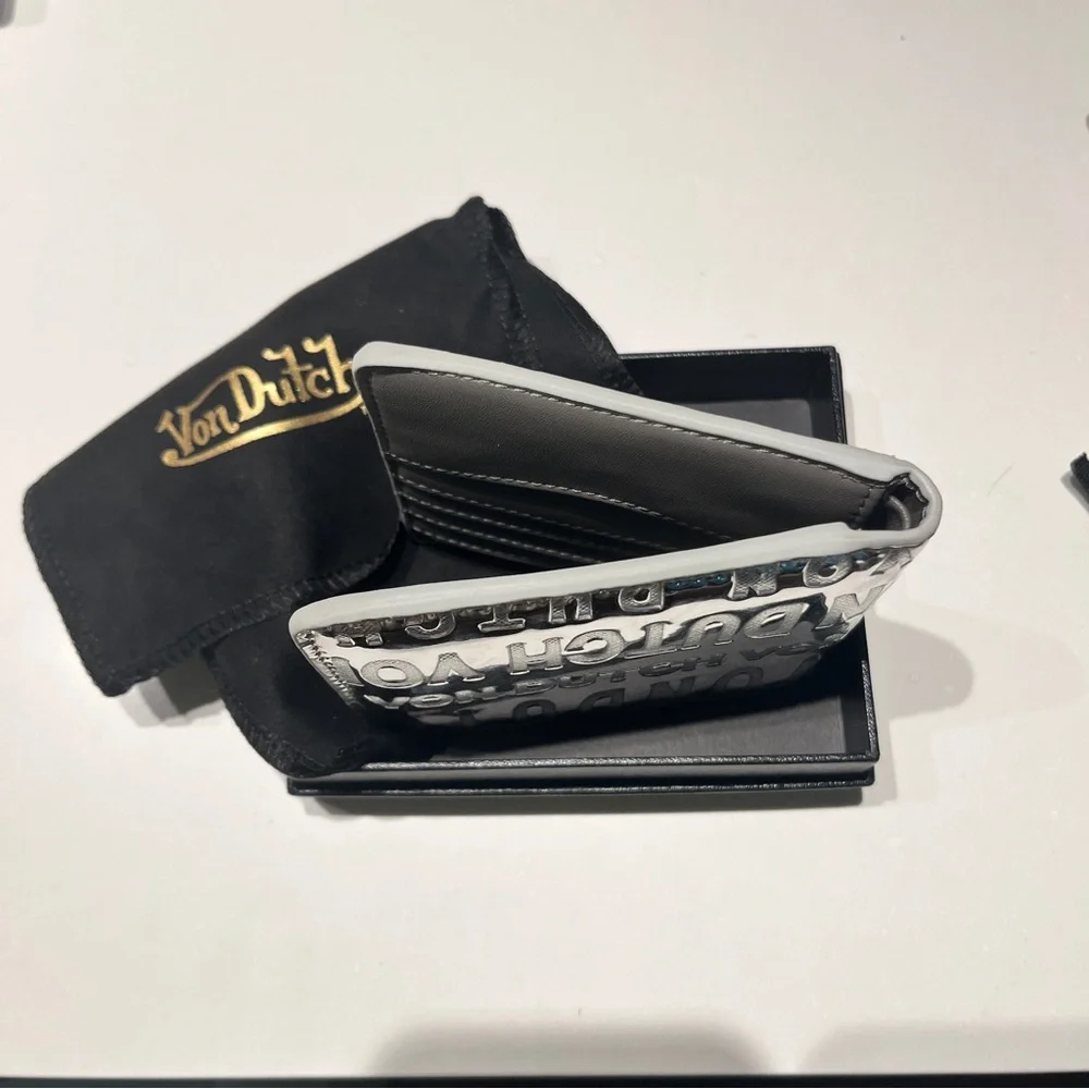 Von Dutch Wallet Silver in Bag and Box